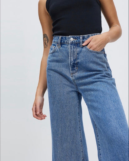 NEUW Frida Super Wide Jeans RRP $209.99 (Size 8)