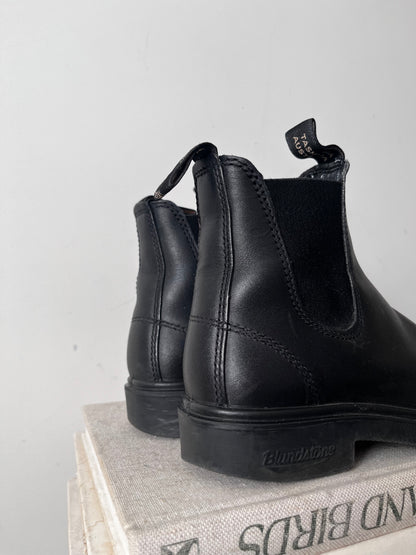 BLUNDSTONE Boots RRP$289 (35.5/36)