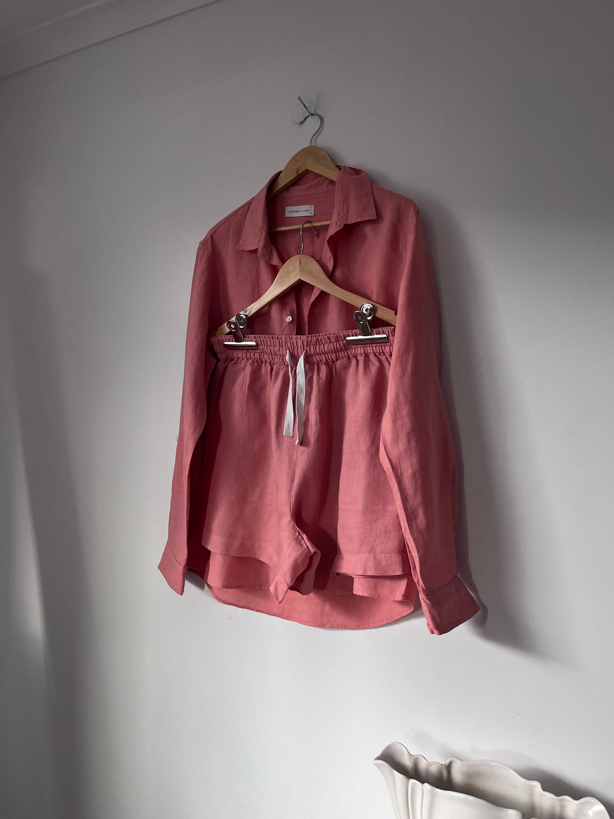 ASSEMBLY LABEL linen shirt & shorts set RRP approx. $215 (Size 10)