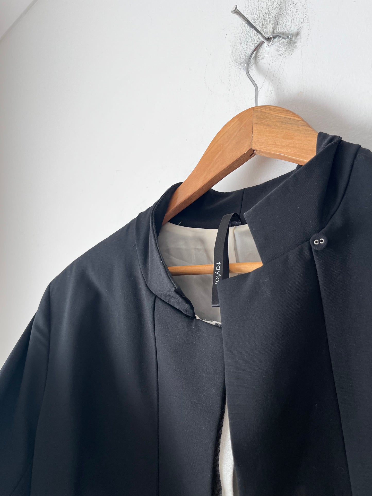 TAYLOR Open Back Wool Jacket RRP$895 (8-10)