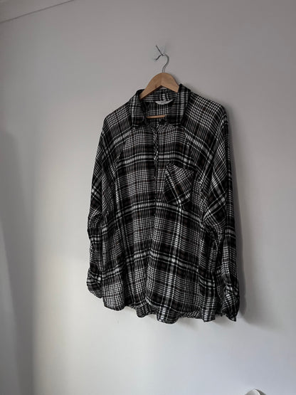 MAX Check Oversized Shirt RRP$120 (12-16)