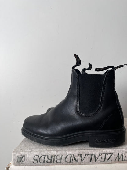BLUNDSTONE Boots RRP$289 (35.5/36)