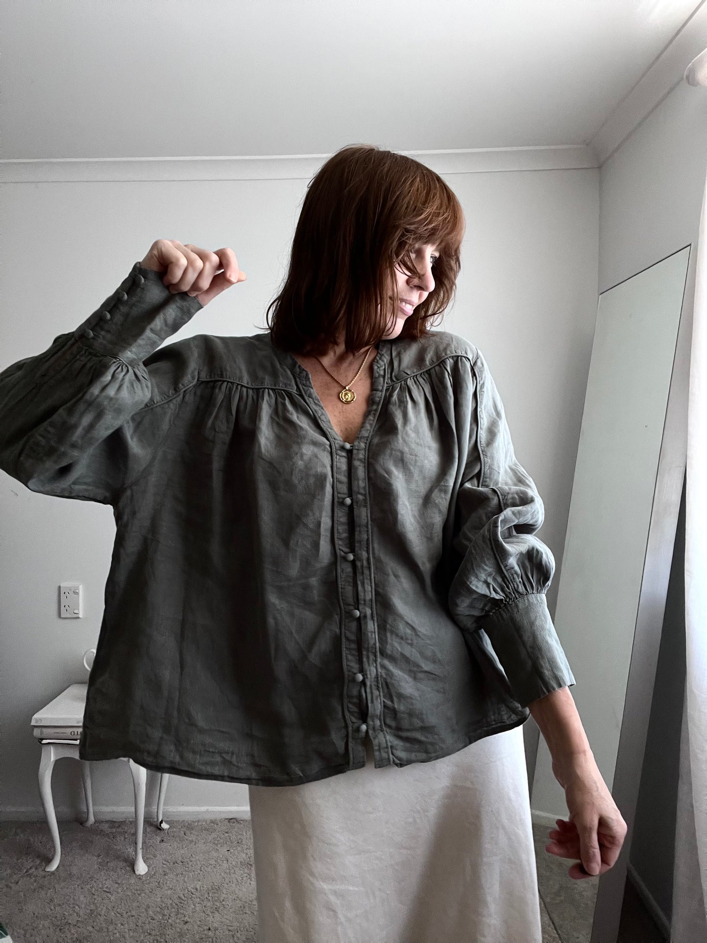 MAX blouse RRP$139 (16-18)