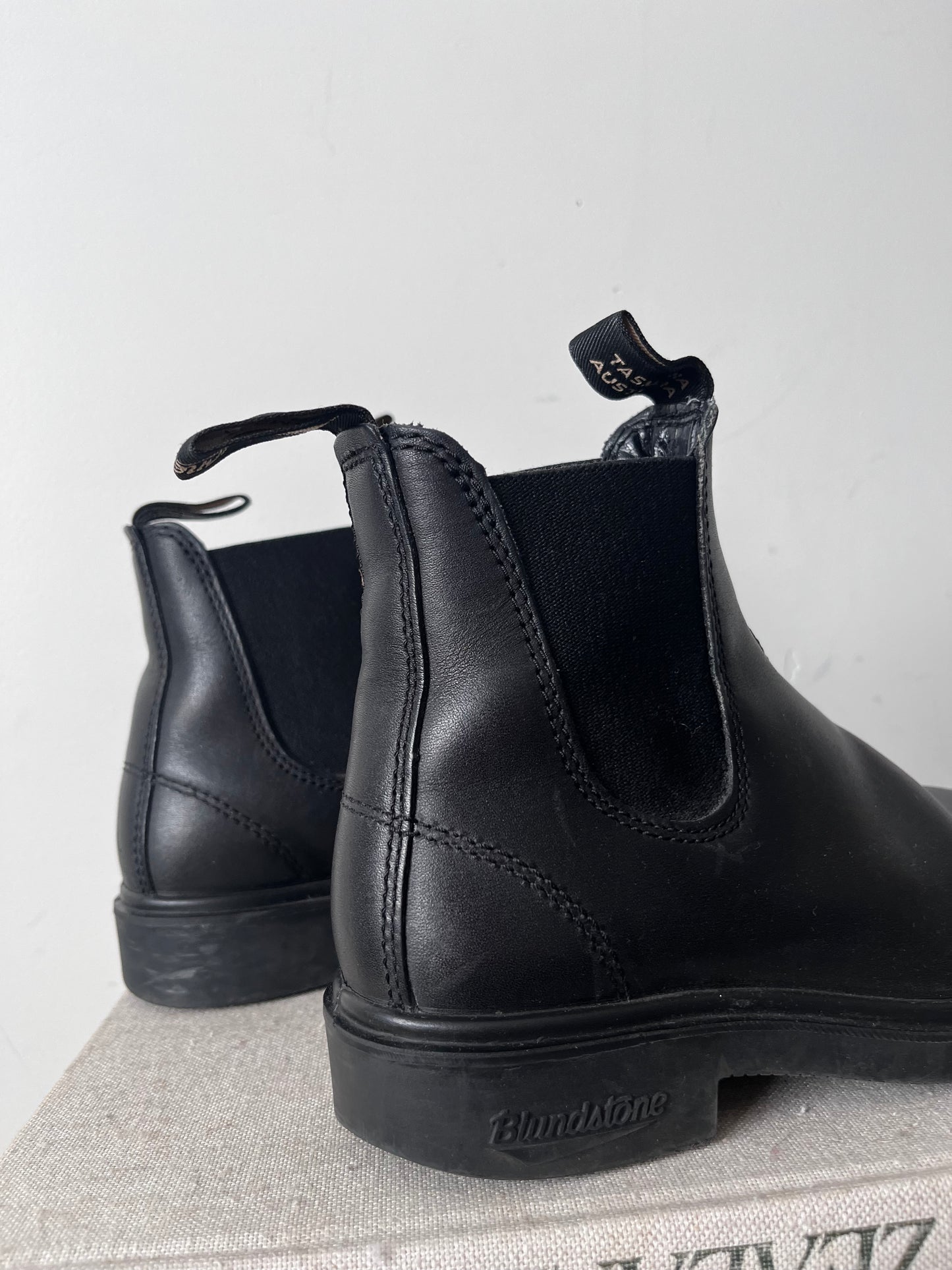 BLUNDSTONE Boots RRP$289 (35.5/36)