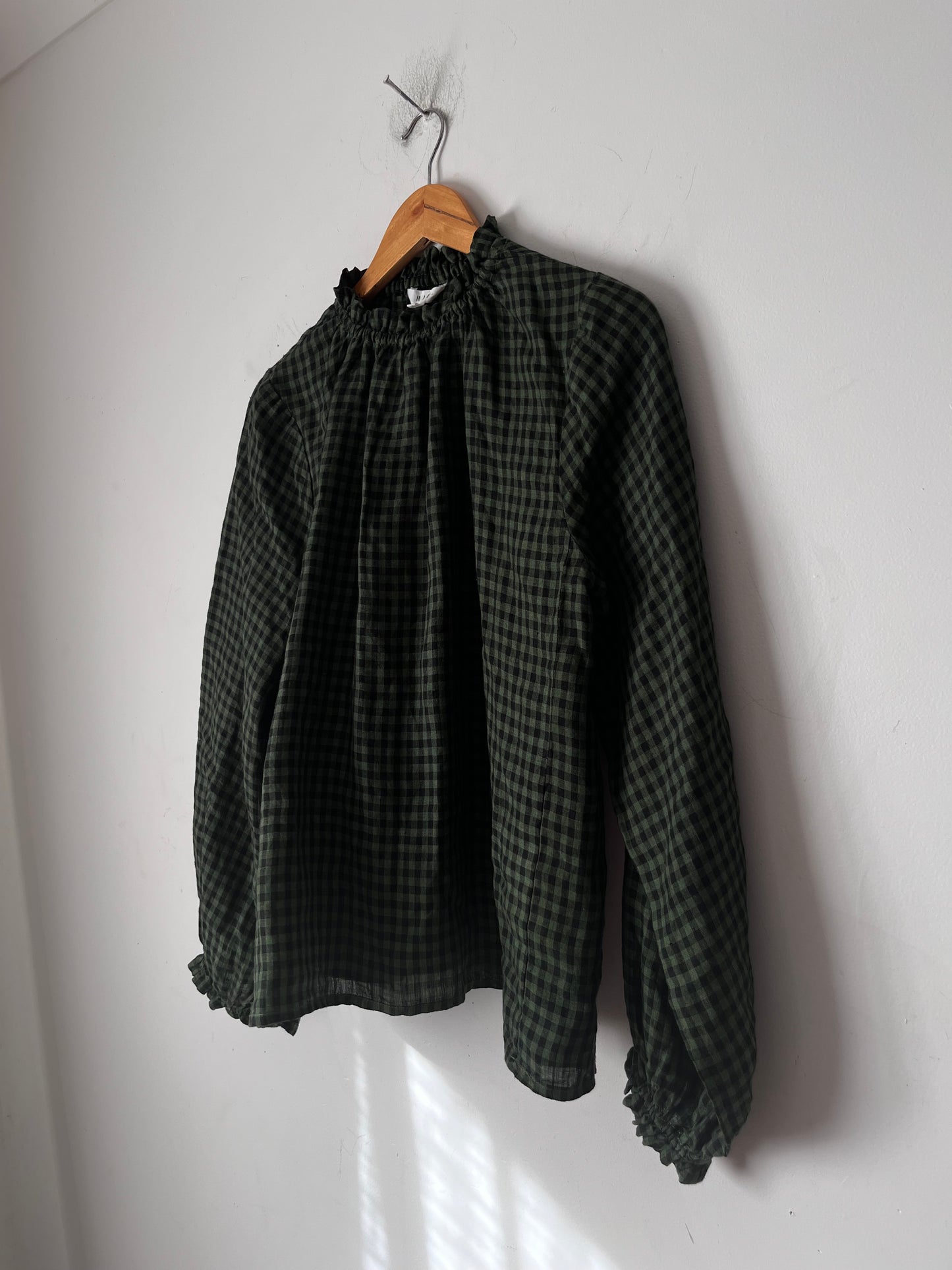 MAX The Frill Detail LS Blouse RRP$140 (8-12)