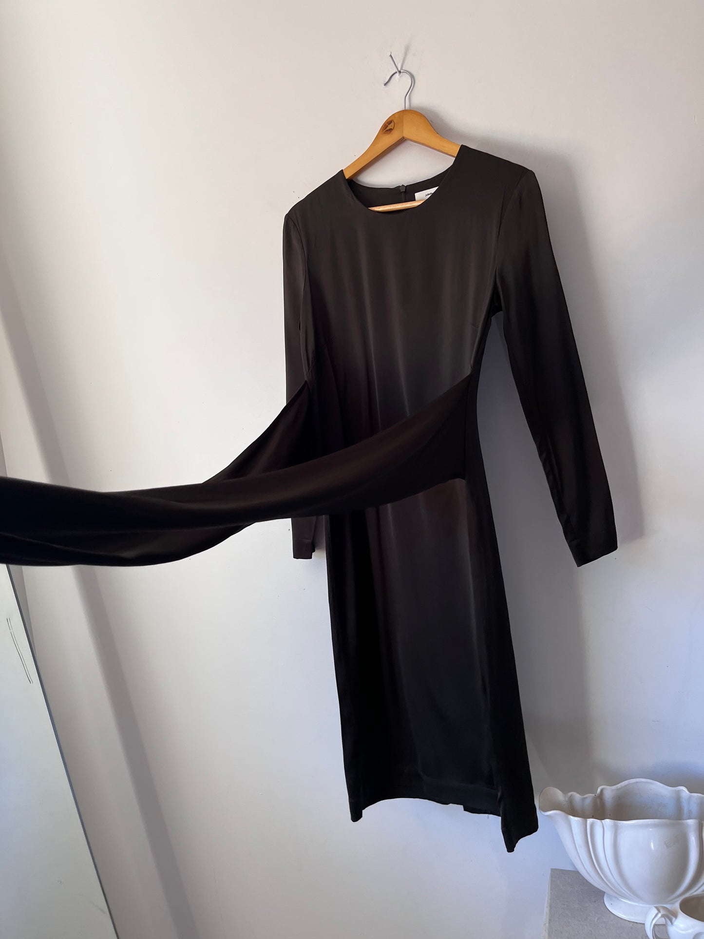 JULIETTE HOGAN Tie waist midi dress RRP$599 (8)