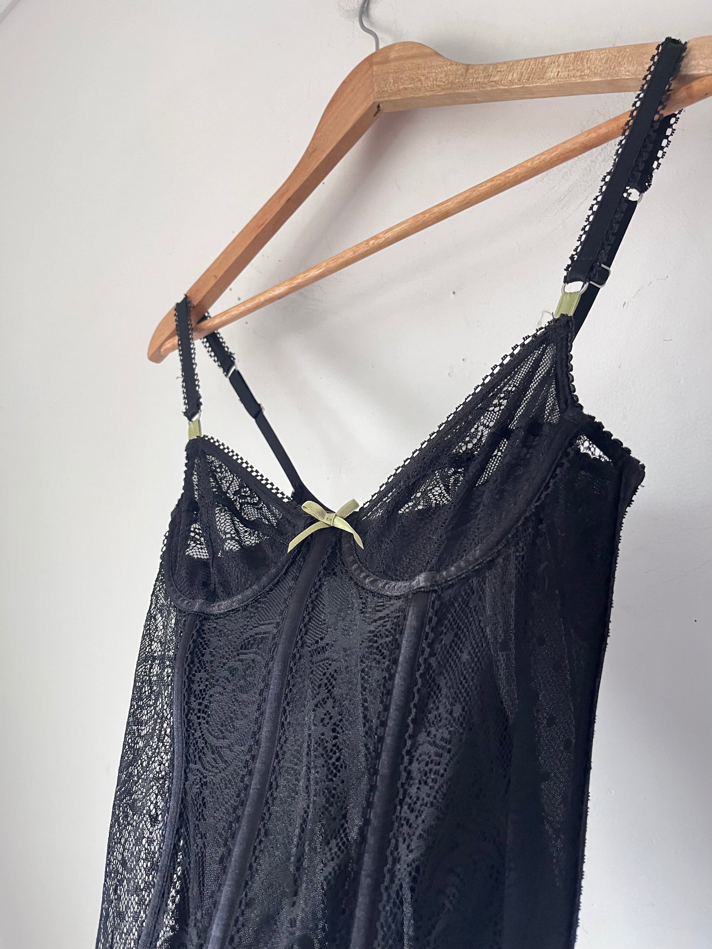 ELLE MCPHERSON Intimates Corset w/Suspenders (8B-10A)