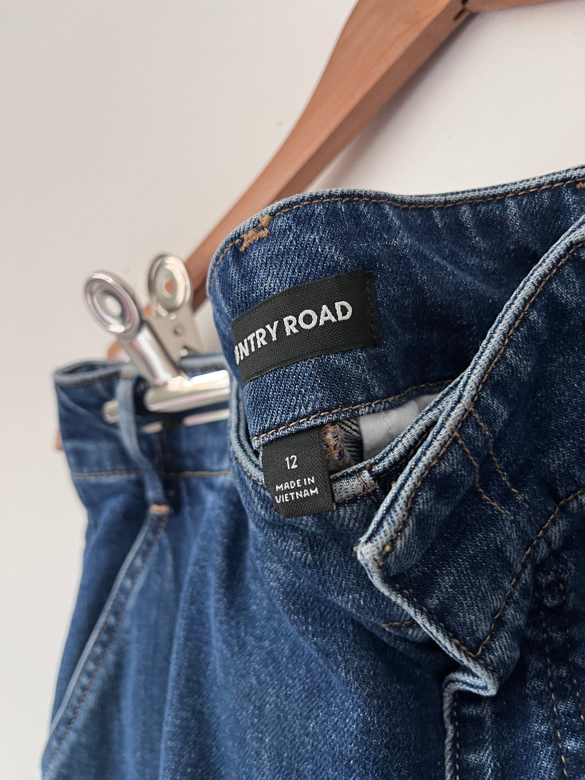 COUNTRY ROAD High Rise Jean RRP approx. $198 (12-14)