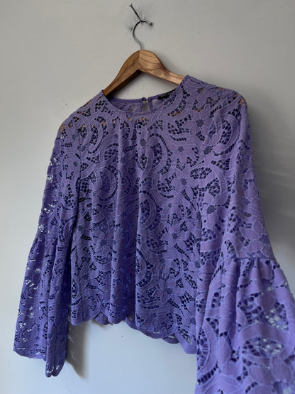 DECJUBA top RRP$100 (8-10)