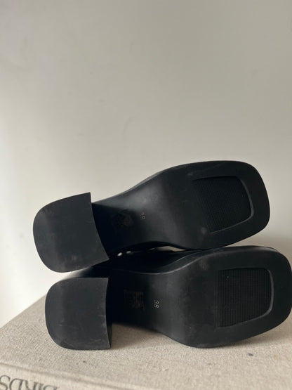 JEFFREY CAMPBELL Triple Buckle Leather Ankle Boots RRP$399 (38)