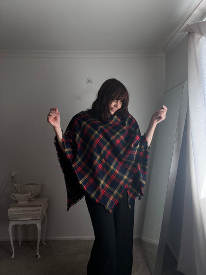 BRANIGAN WEAVERS Irish Tartan Wool Cape RRP$250 (One Size)
