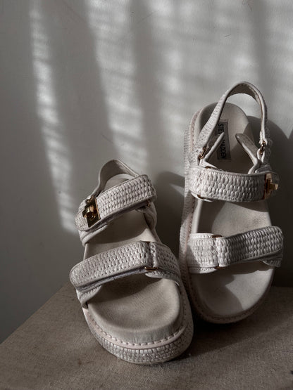 STEVE MADDEN ‘Bigmona’ sandal RRP$189 (7.5)