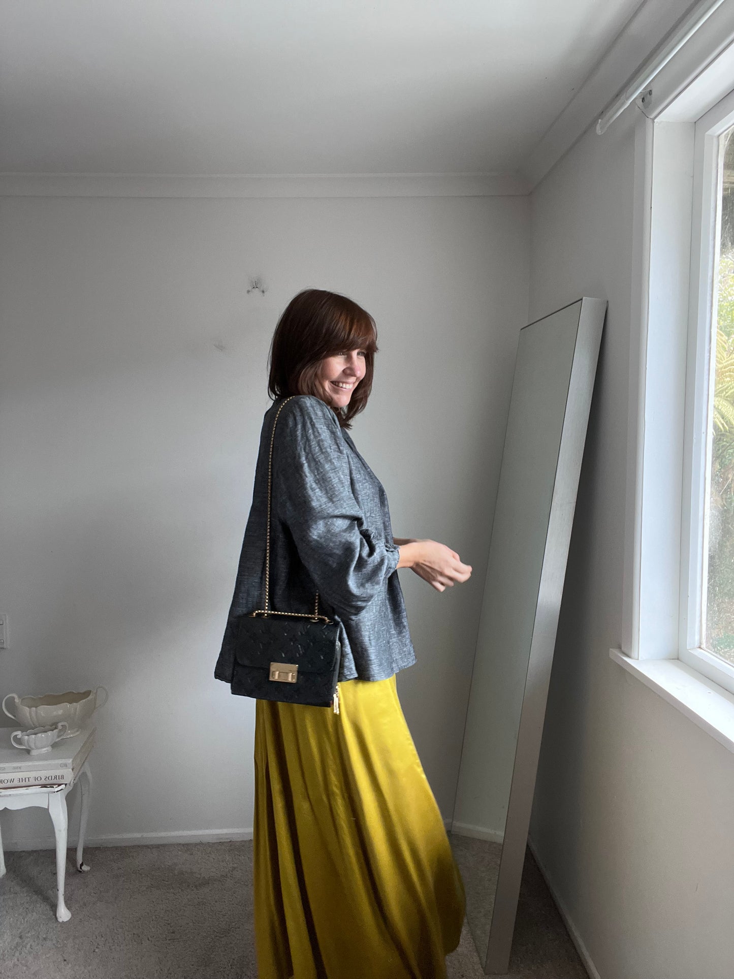 MAX linen blouse RRP$140 (16-18)