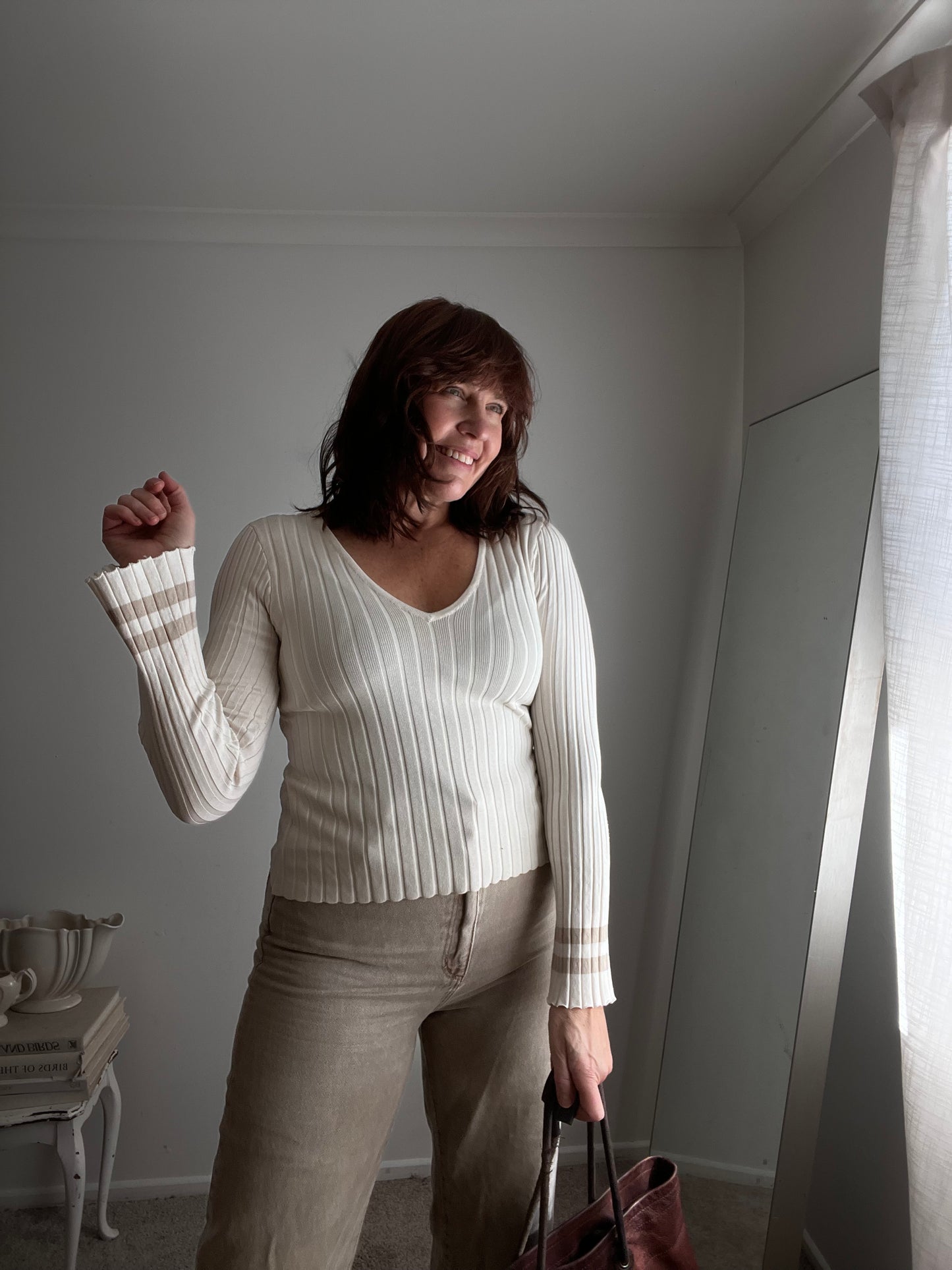 STORIES BE TOLD Cream Ribbed V-Neck Knit RRP$130 (12)