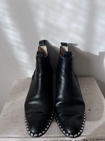 MOOCHI Boots RRP$440 (36)