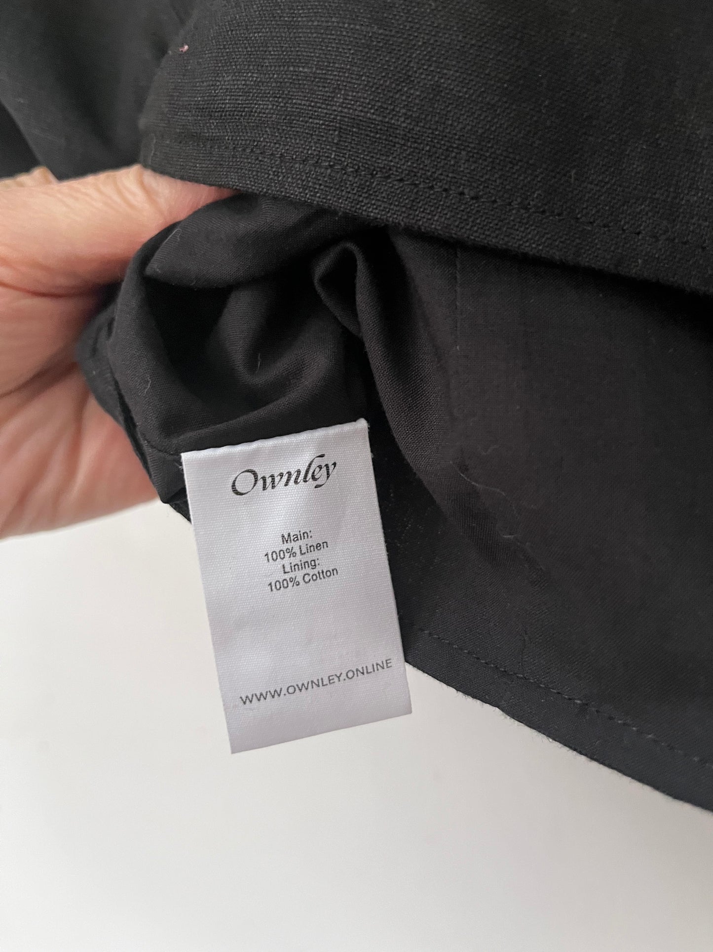 OWNLEY Black Linen Scallop Top RRP$180 (6-8)