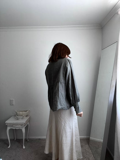 MAX blouse RRP$139 (16-18)