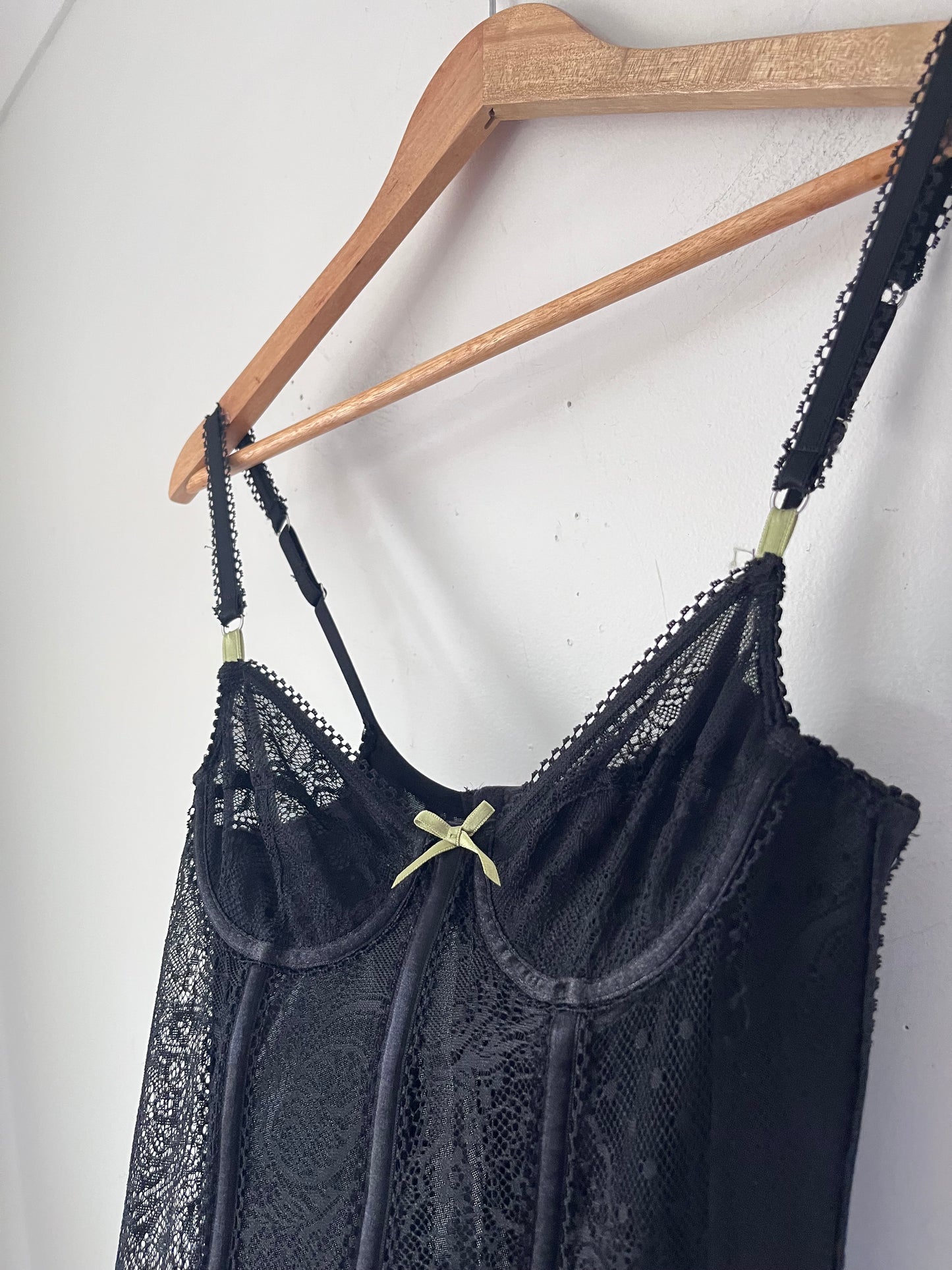 ELLE MCPHERSON Intimates Corset w/Suspenders (8B-10A)