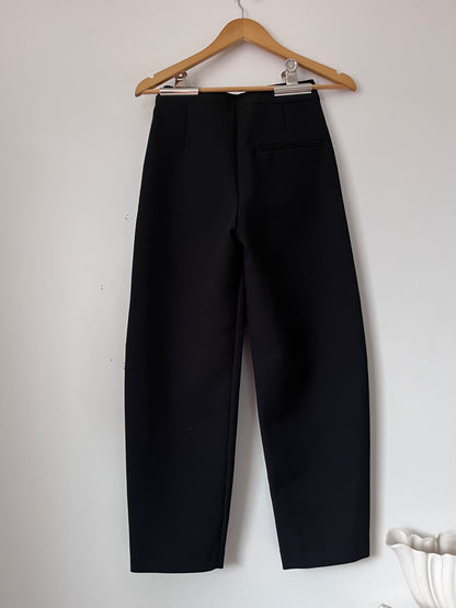 TOTEME Twisted Seam Trousers RRP$700 (Size 6)