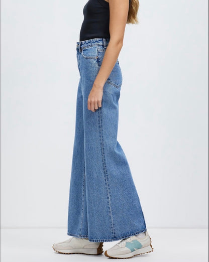 NEUW Frida Super Wide Jeans RRP $209.99 (Size 8)