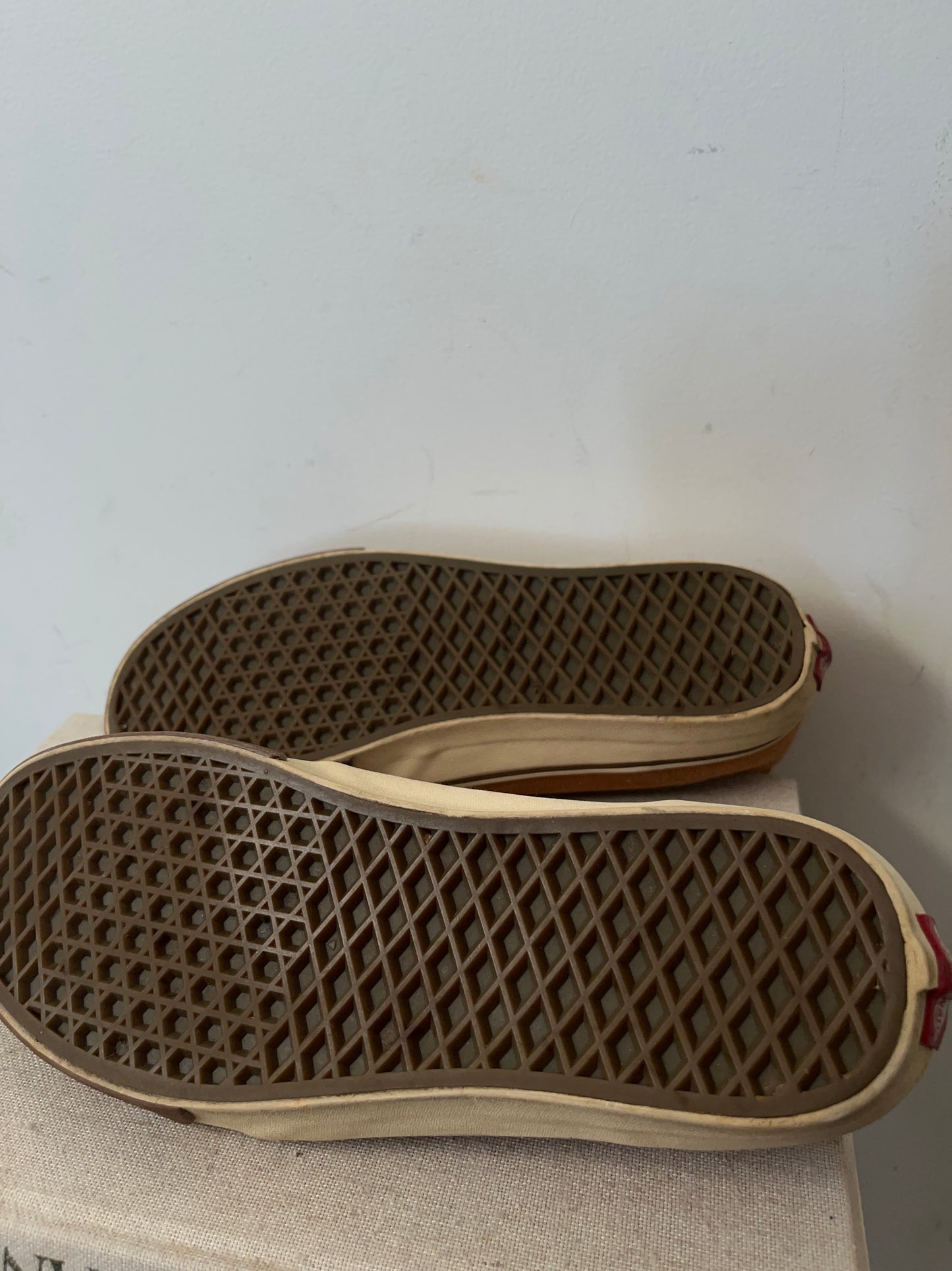 VANS Canvas Chukka Sneakers (41)