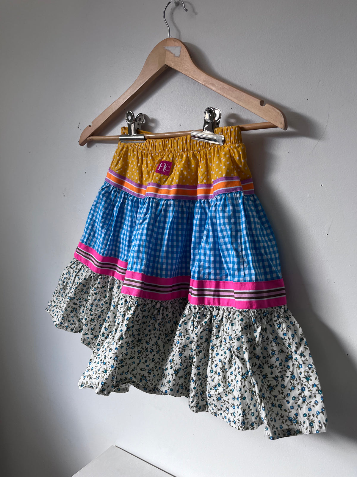 HILLY CHRISP Classic Tiered Skirt (Size 8)