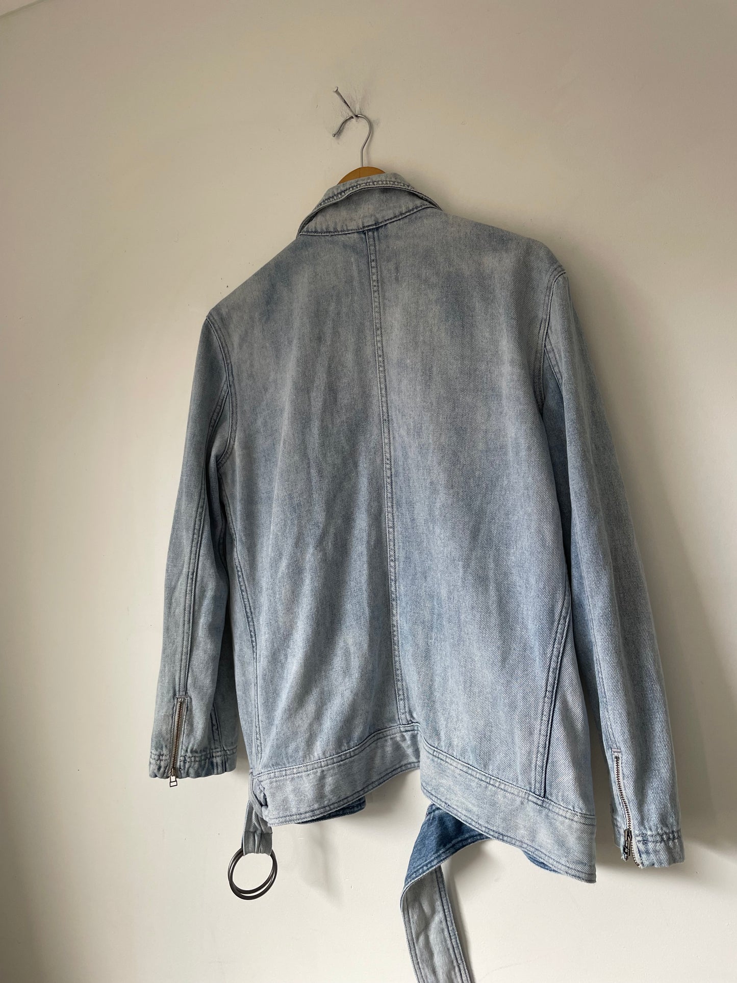 COUNTRY ROAD denim jacket RRP$149 (8-10)