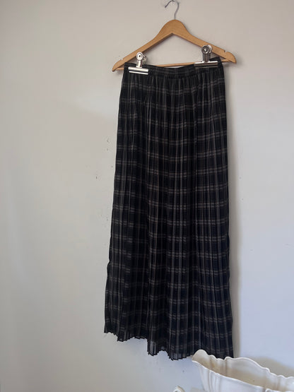 MAX Check Pleated Skirt RRP $160 (12)