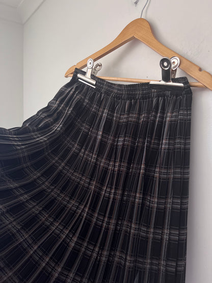MAX Check Pleated Skirt RRP $160 (12)