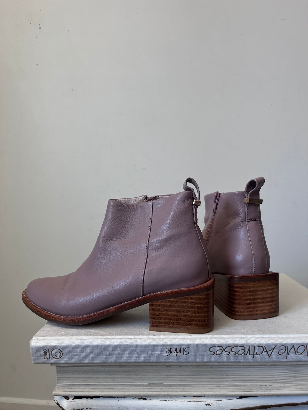 MI PIACI Leather Ankle Boots RRP $380 (35)