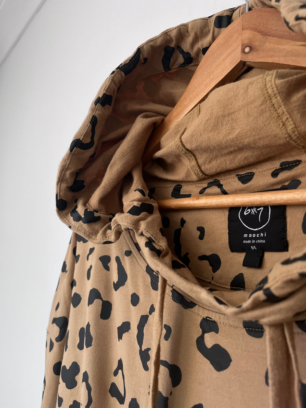 MOOCHI 6x7 Leopard Hoodie RRP $249 (10-12)