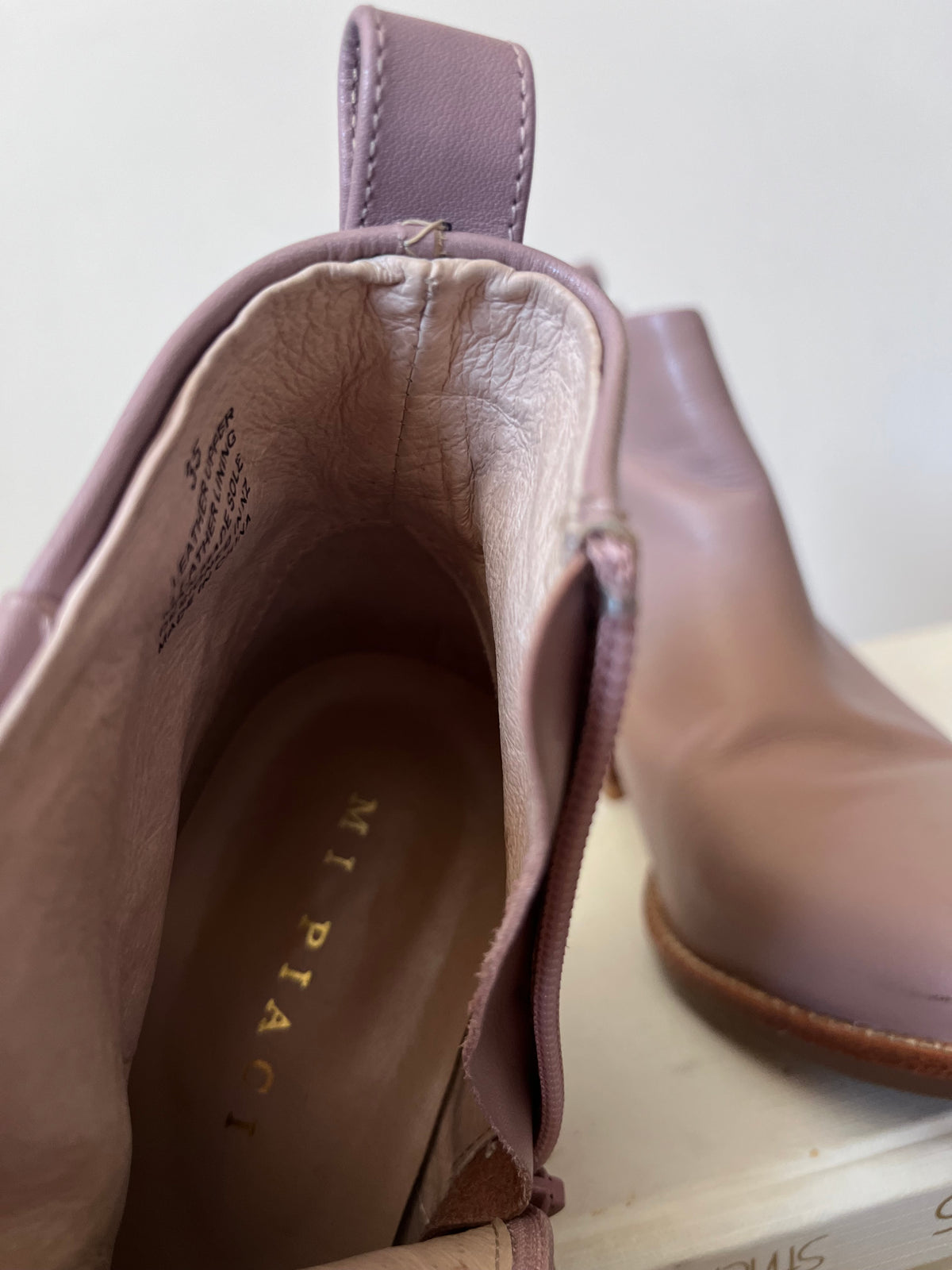 MI PIACI Leather Ankle Boots RRP $380 (35)