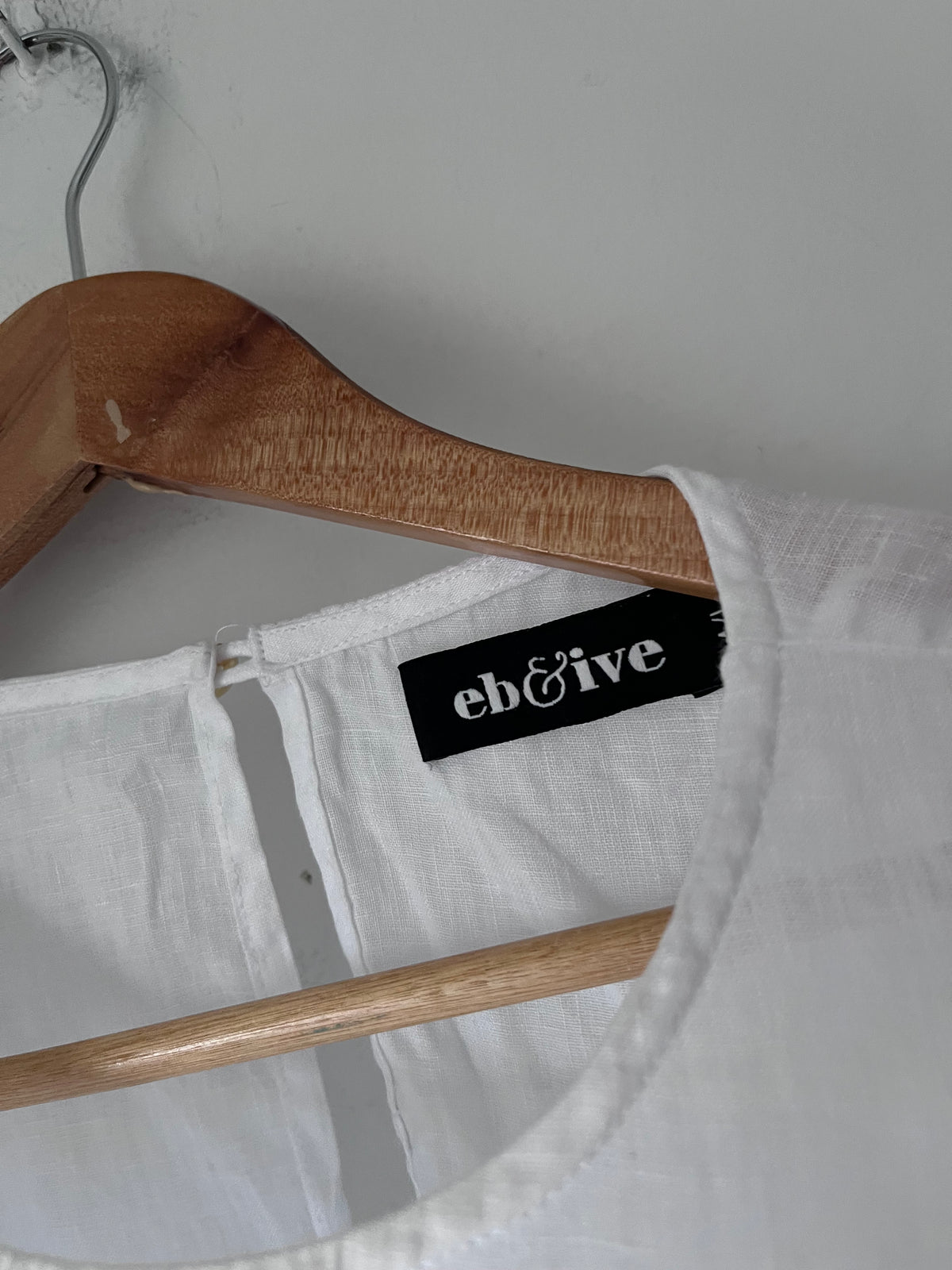 EB & IVE Linen Blouse RRP$140 (12-14)