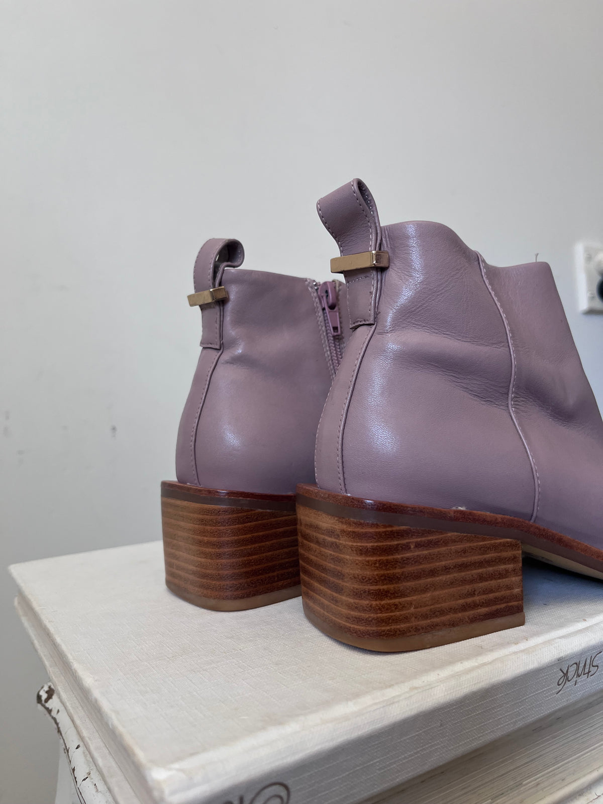 MI PIACI Leather Ankle Boots RRP $380 (35)