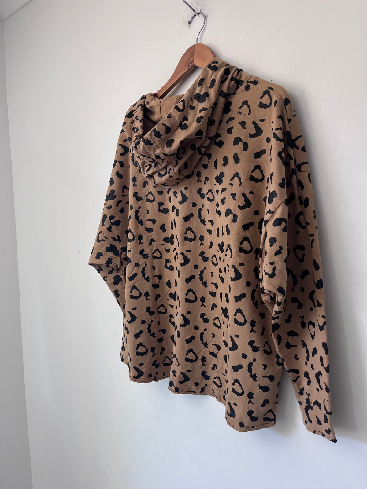 MOOCHI 6x7 Leopard Hoodie RRP $249 (10-12)