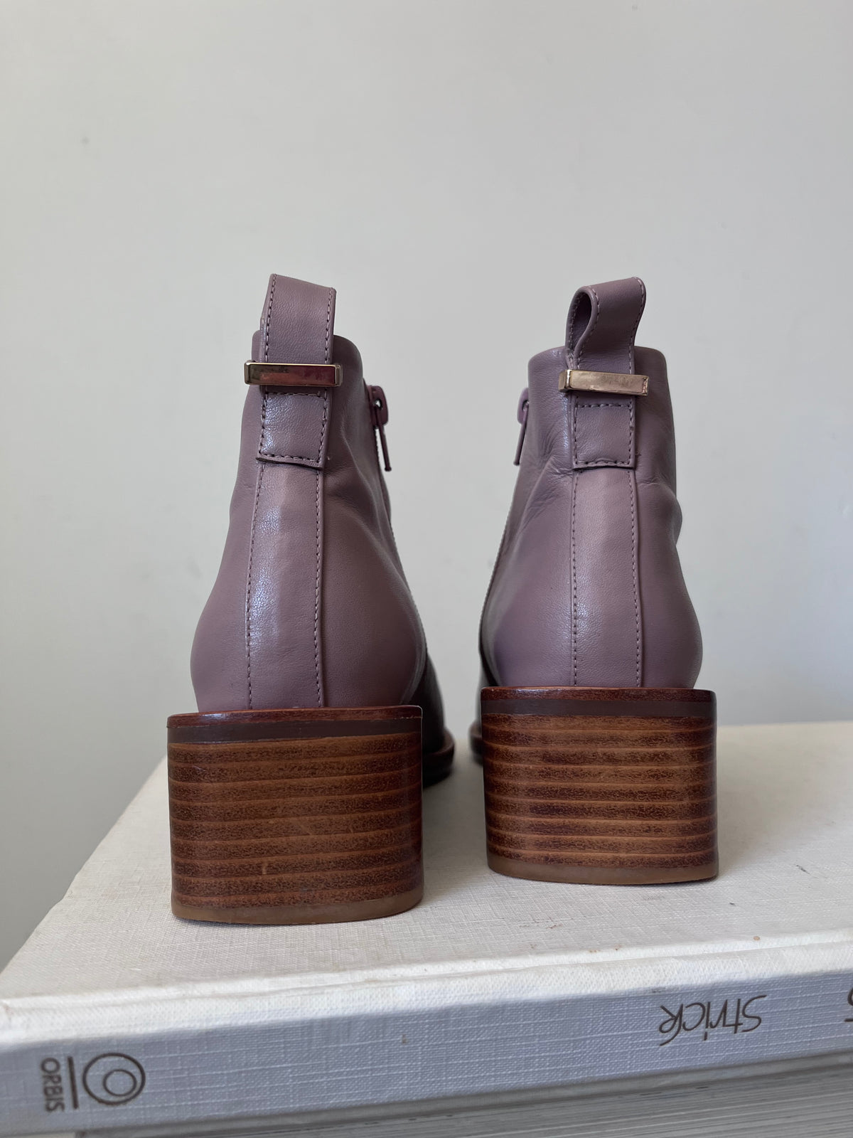 MI PIACI Leather Ankle Boots RRP $380 (35)